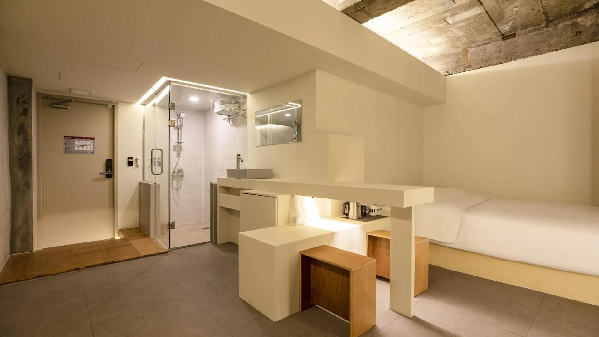 Ado Hotel Seoul