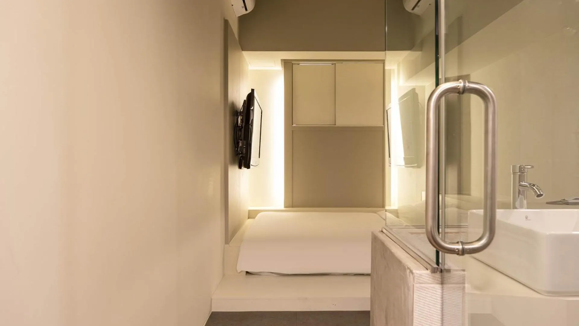 Ado Hotel Seoul 0*,  South Korea